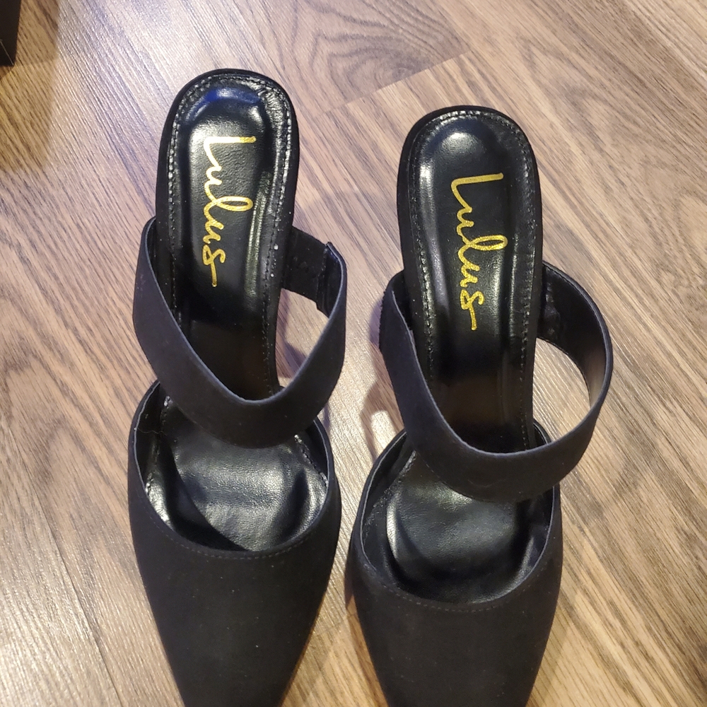 Lulu's Black Strappy Heels